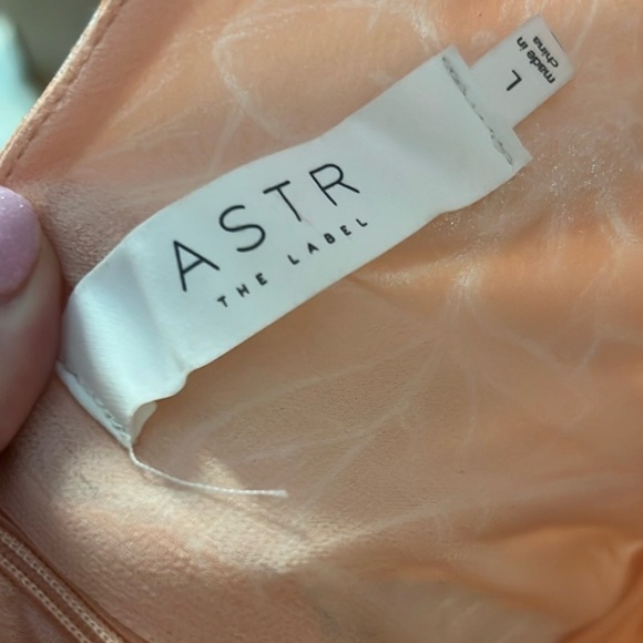 Astr Coral Floral Midi Dress - Picture 2 of 11